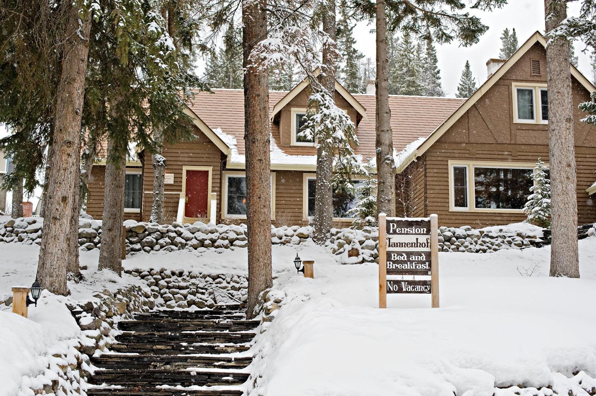 Banff Boutique Inn - Adults Only Bagian luar foto