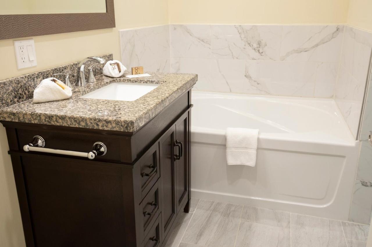 Banff Boutique Inn - Adults Only Bagian luar foto