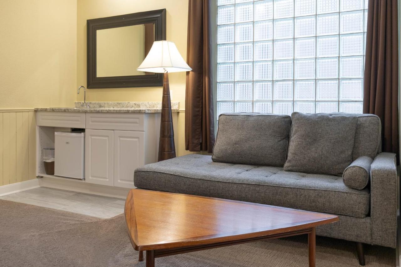 Banff Boutique Inn - Adults Only Bagian luar foto